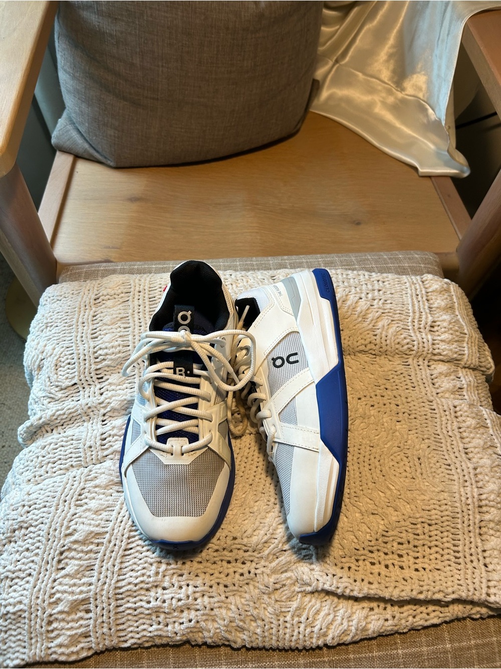 Oncloud white and Blue Boy’s casual, stylish sneakers